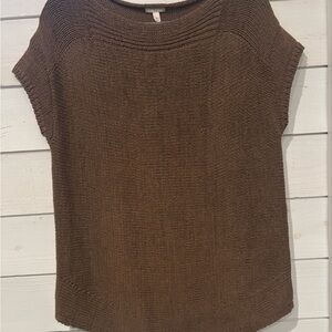 Talbots Olive Green Crew Neck Sweater Short Sleeve in size medium